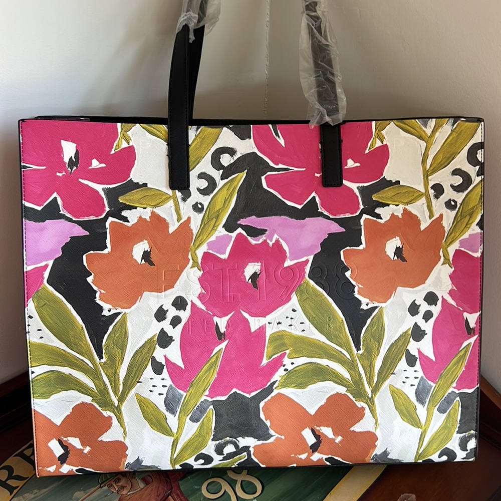Nwt Ted Baker Magnolia EW Icon Bag